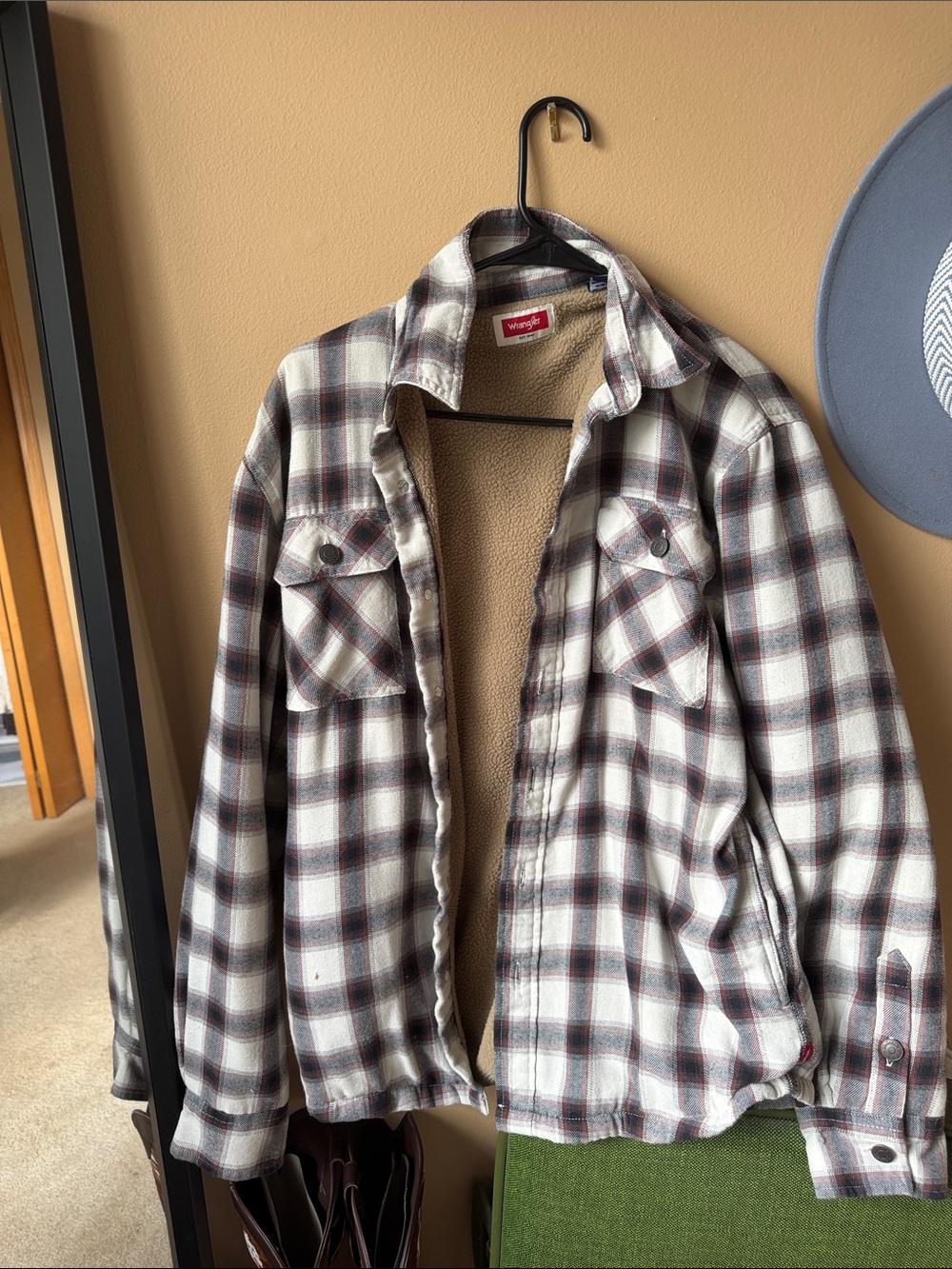 Wrangler Plaid Sherpa-Lined Shirt Jacket - White & Brown